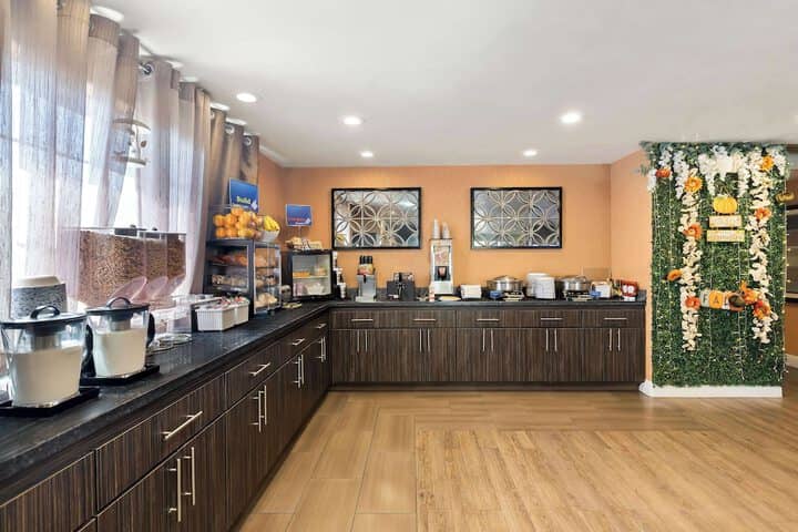Breakfast area